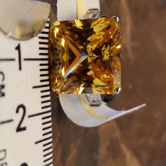 Ring - Picture 2 of 4